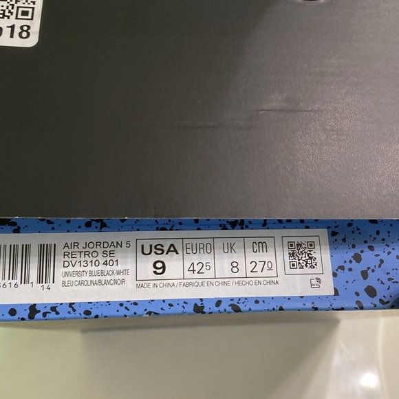 Unc SE Jordan 5’s - Picture 5 of 5